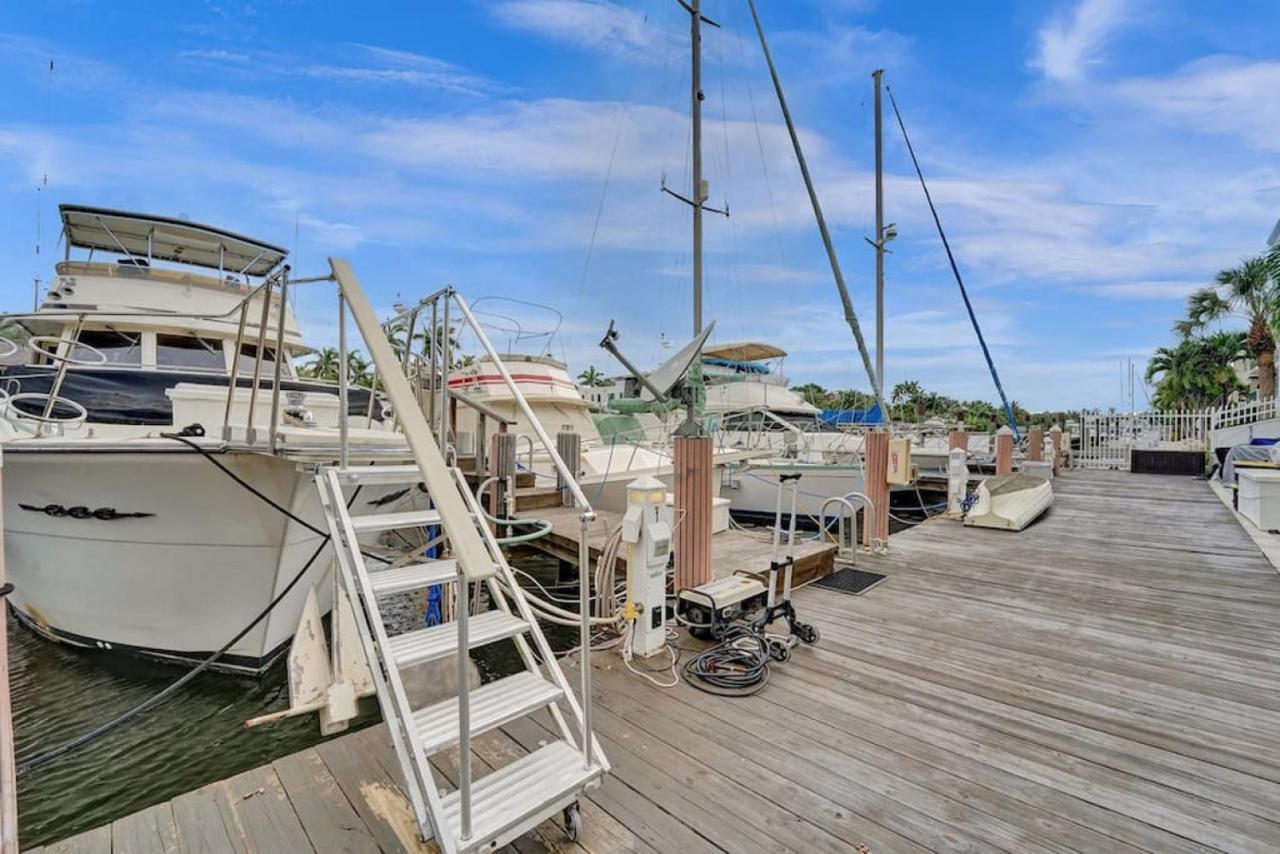 Isles Modern 1br Waterfront With Patio Apartment