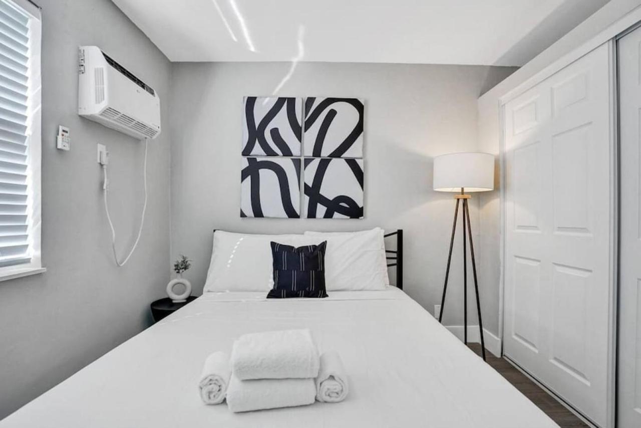 Rustic Retreats Modern 1br For 4 Guests Minutes From Olas Apartment *