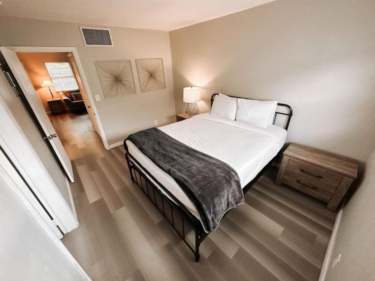 Apartment Pionciana Getaway 1br Near Fll Airport
