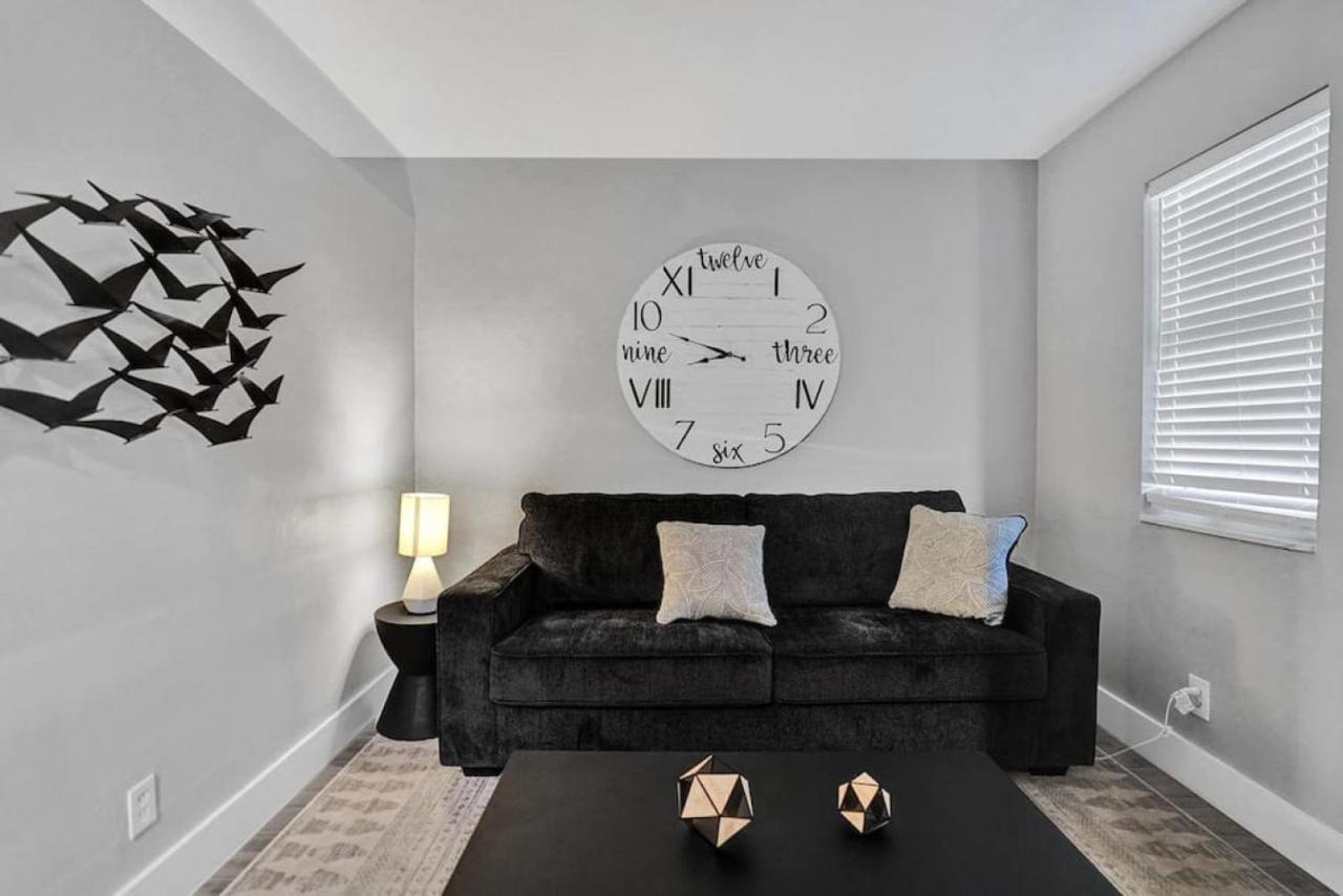 Apartment Rustic Retreats Spacious 1br For 4 Guests In The Heart Of Lauderdale *