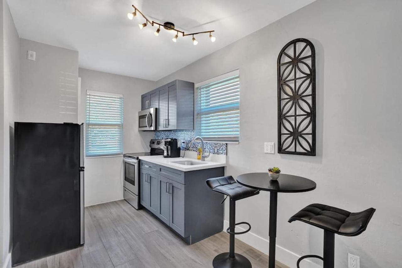 Rustic Retreats Spacious 1br For 4 Guests In The Heart Of Lauderdale Apartment *