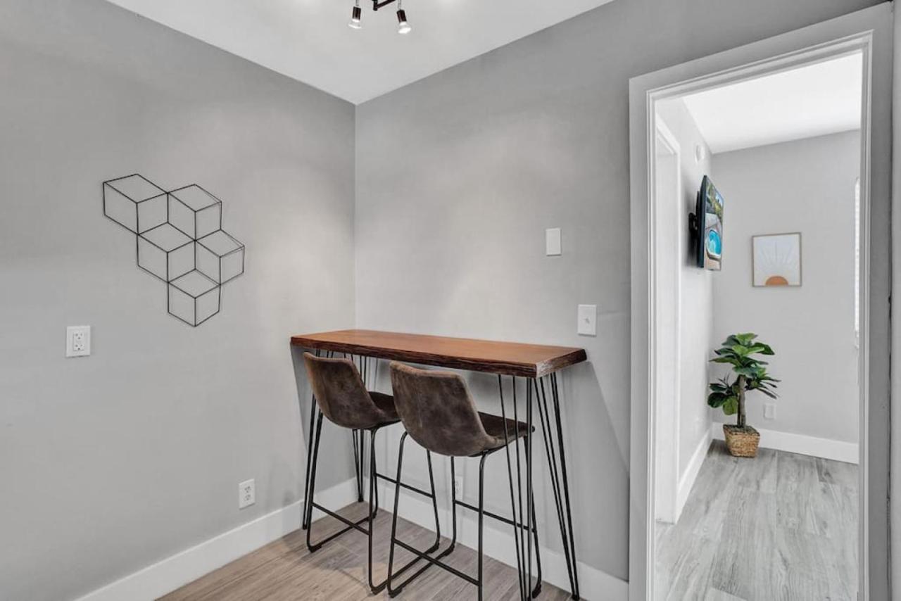 Rustic Retreats Modern 1br For 4 Guests In The Heart Of Lauderdale Apartment