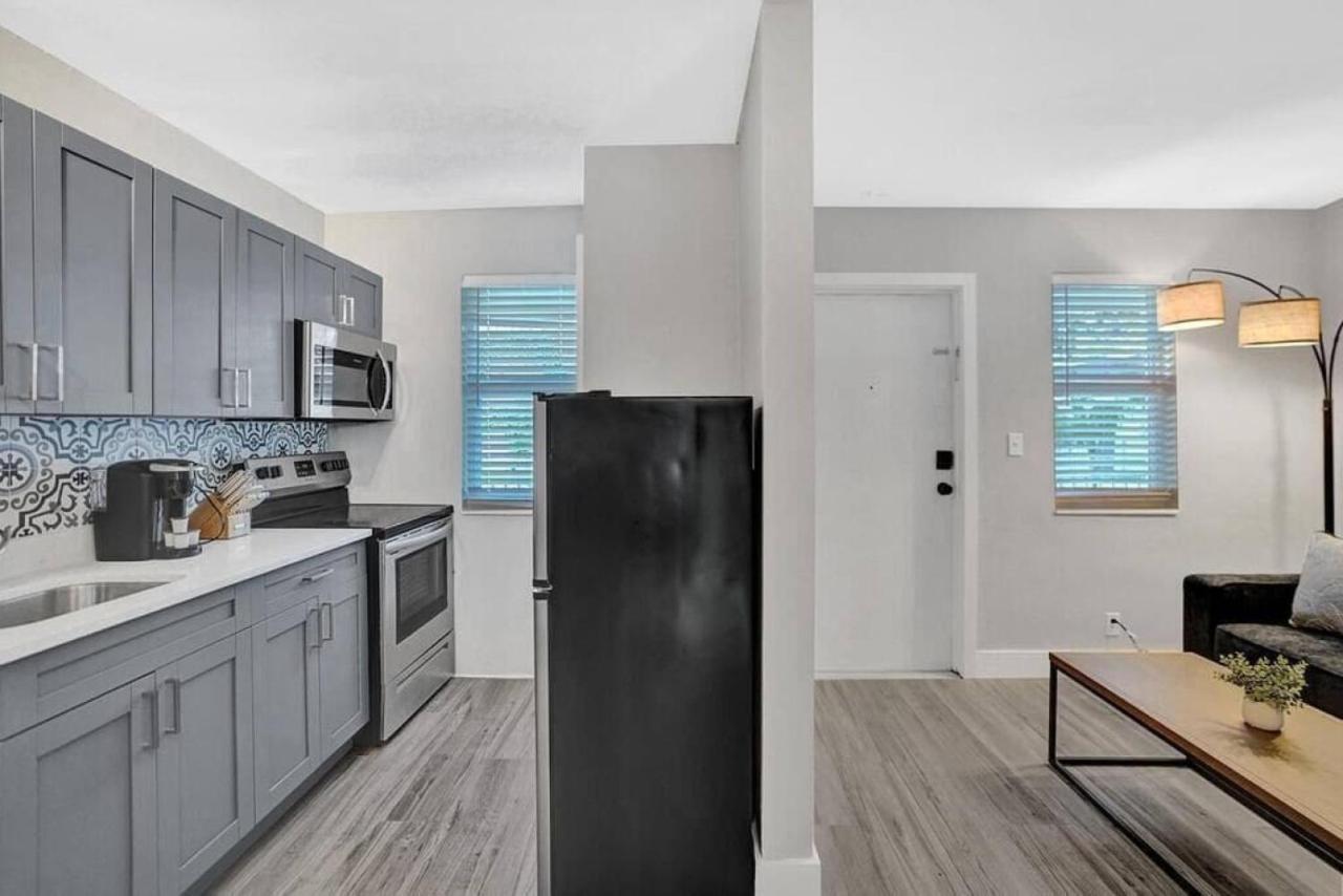 Rustic Retreats Beachy 1br For 4 Guests In The Heart Of Lauderdale Apartment Fort Lauderdale