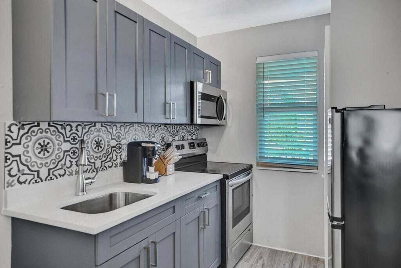 Rustic Retreats Beachy 1br For 4 Guests In The Heart Of Lauderdale Apartment *