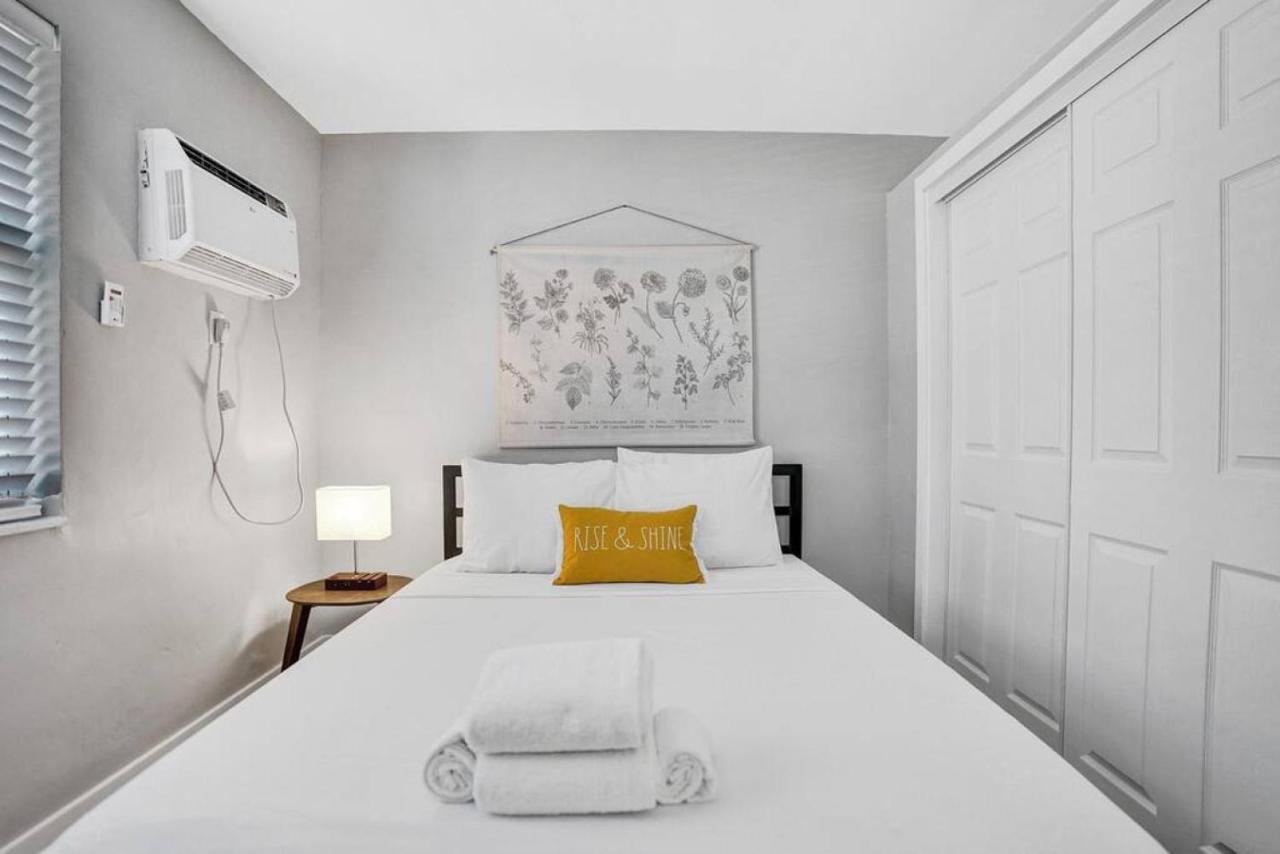 Rustic Retreats Modern 1br For 4 Guests In The Heart Of Lauderdale Apartment Fort Lauderdale