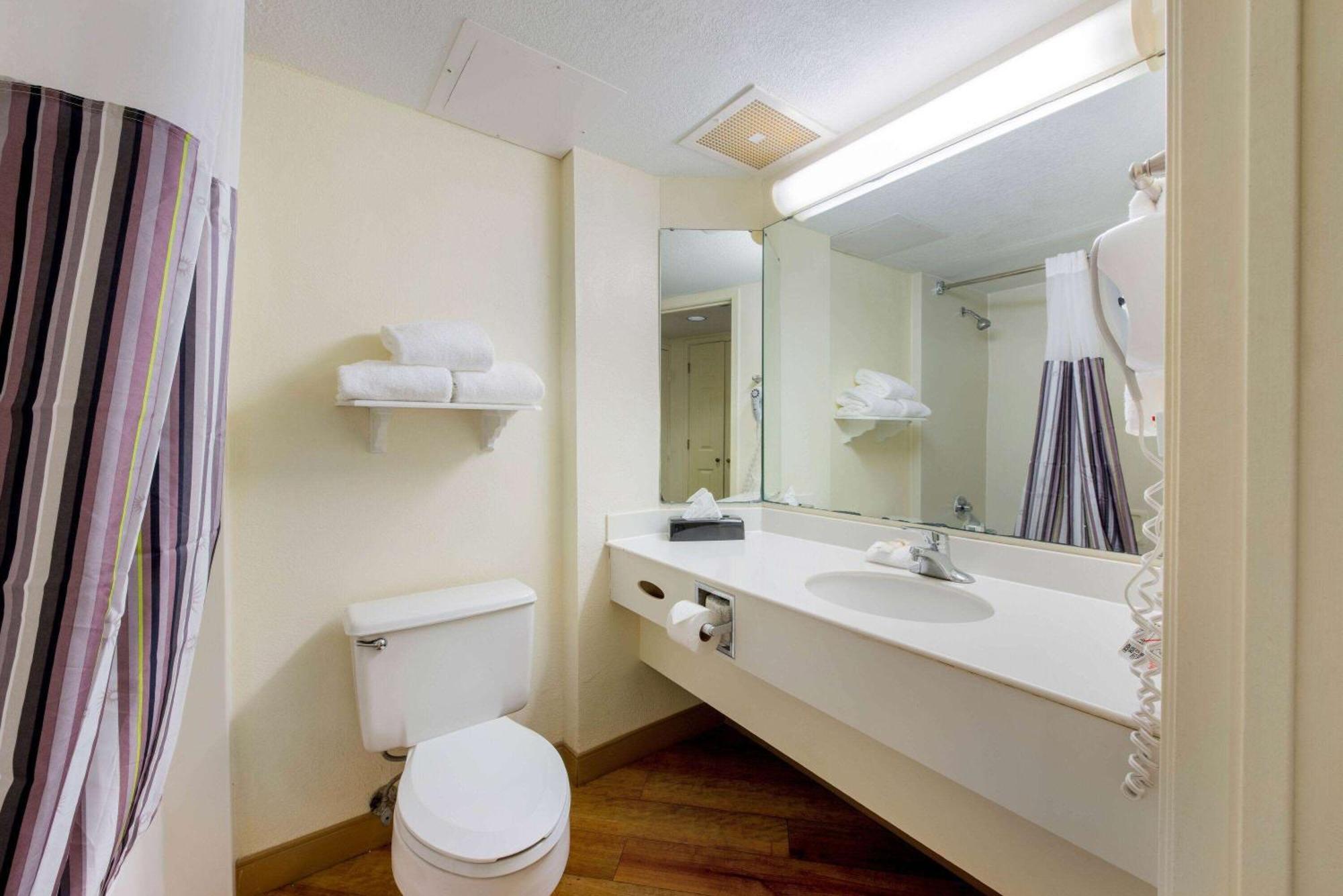 La Quinta By Wyndham Ft Lauderdale Cypress Creek Hotel