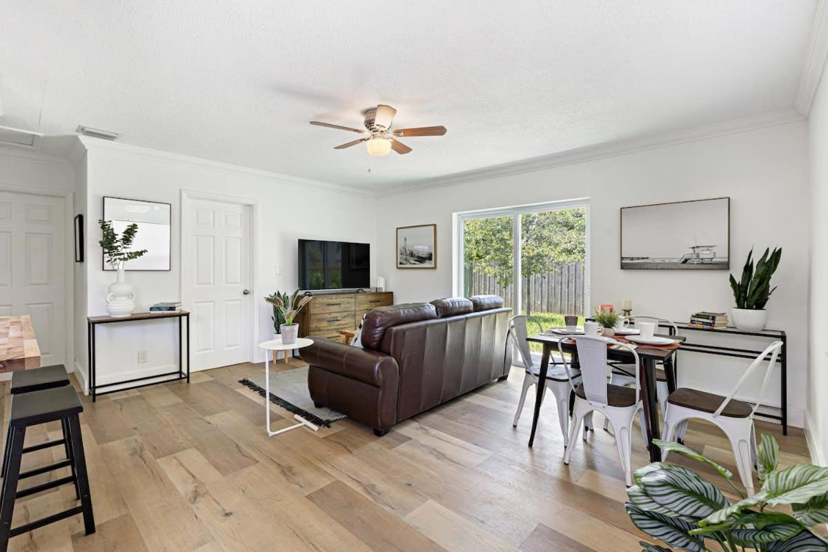 Bright And Spacious 2 Bedroom *