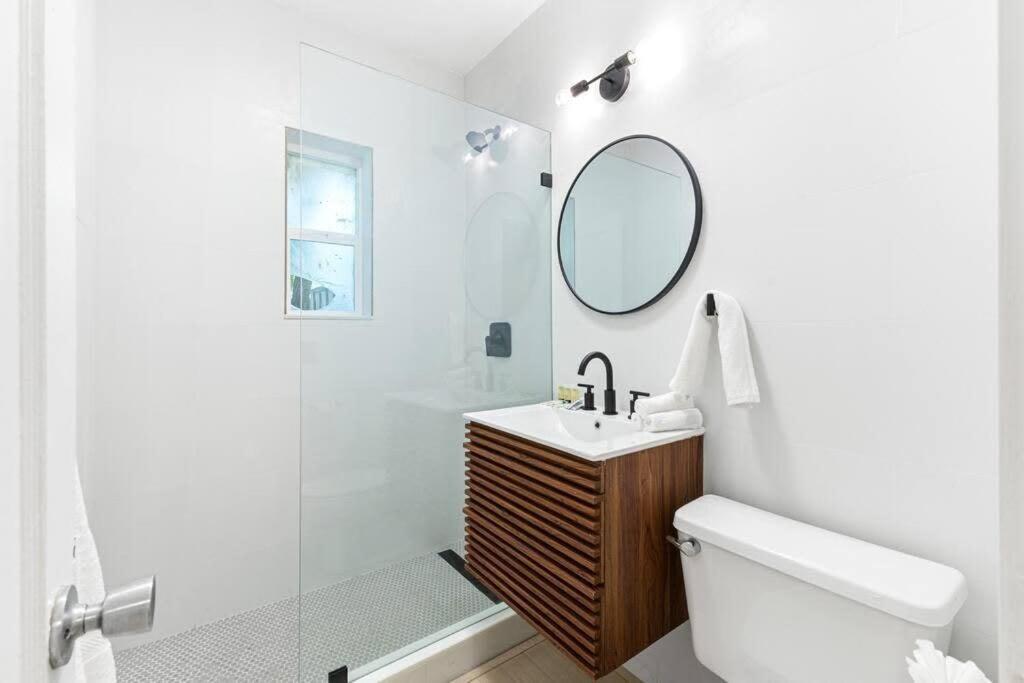 Bright And Stylish In Olas Blvd Victoria Park Holiday home Fort Lauderdale