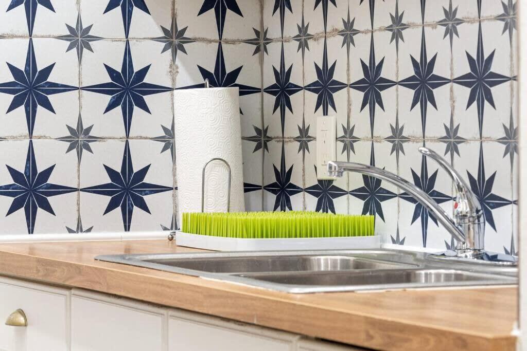 Bright And Stylish In Olas Blvd Victoria Park Holiday home