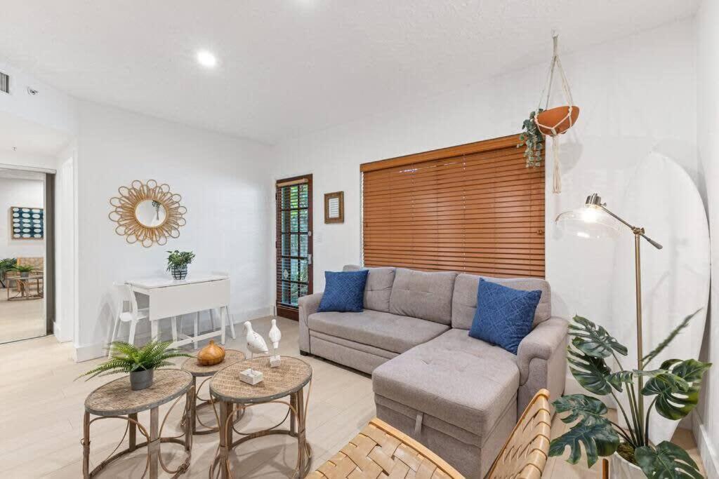 Bright And Stylish In Olas Blvd Victoria Park Holiday home Fort Lauderdale