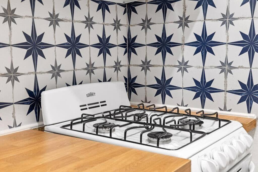 Holiday home Bright And Stylish In Olas Blvd Victoria Park *