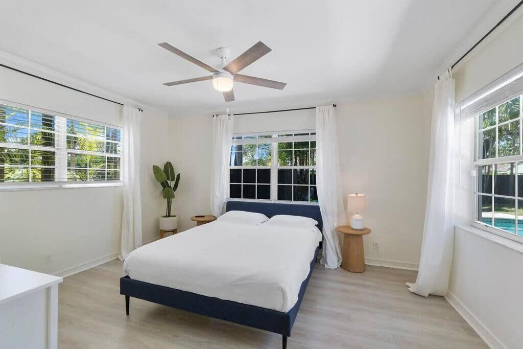 Walk To Las Olas Banyan Palm Paradise Holiday home Fort Lauderdale