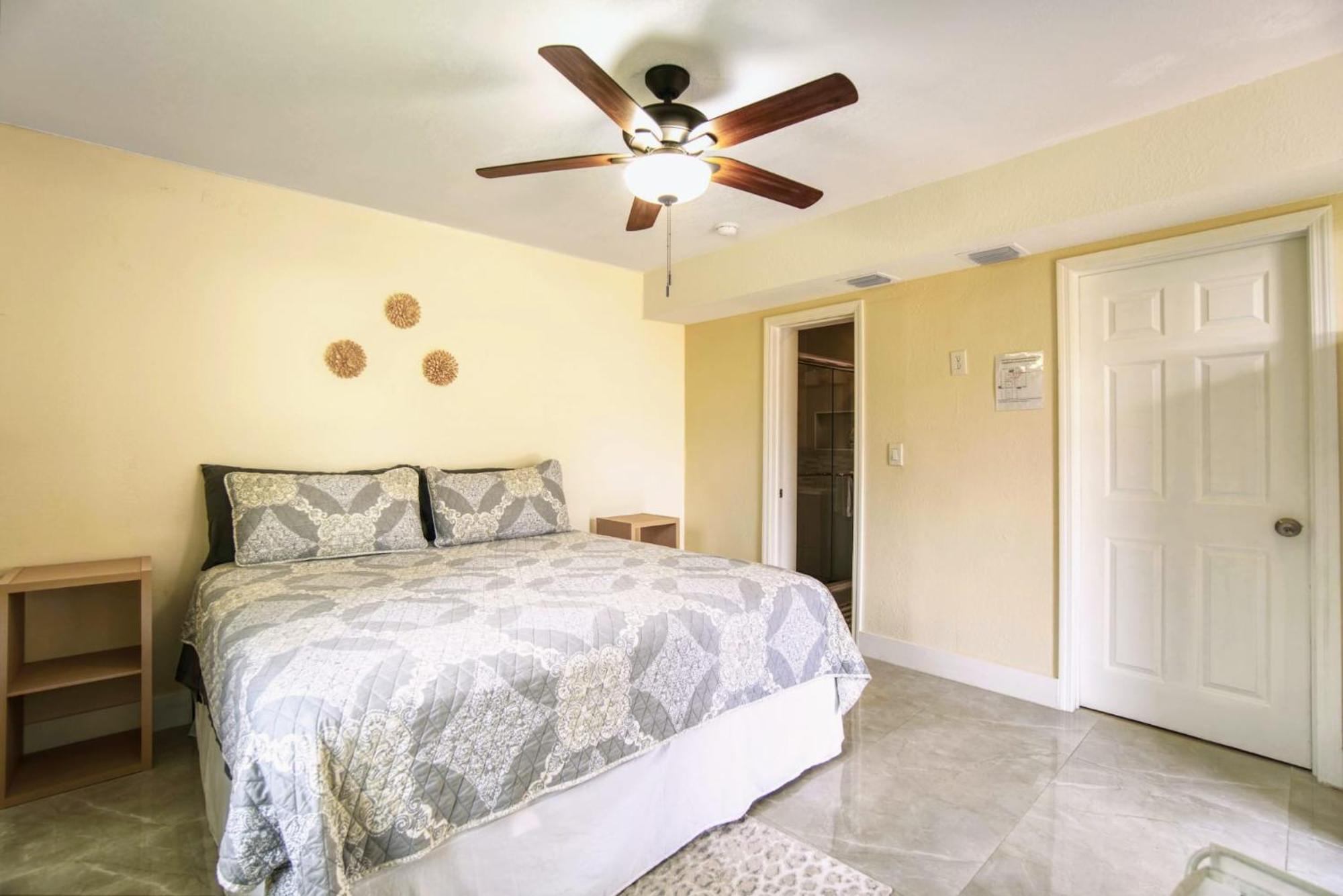 Relaxing 3 Bedroom House-close To Beaches And Airport! * Fort Lauderdale