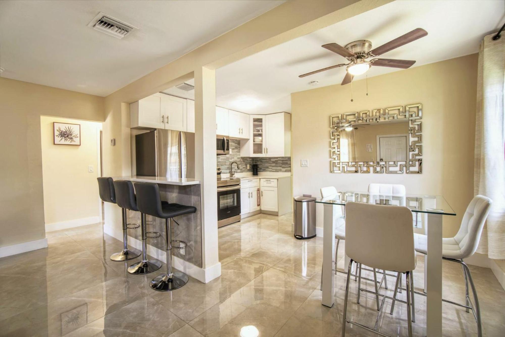 Relaxing 3 Bedroom House-close To Beaches And Airport! * Fort Lauderdale