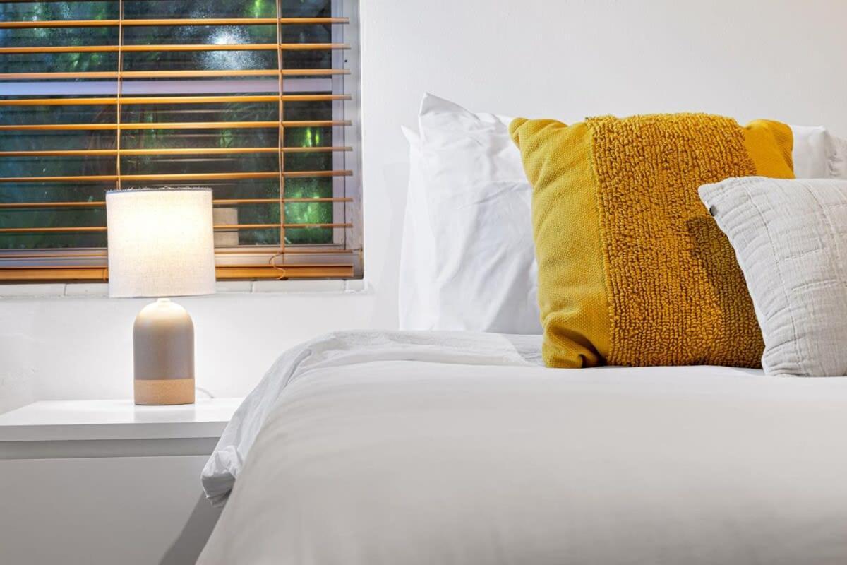 Welcoming Airbnb Walkig Distance To Olas Blvd Apartment