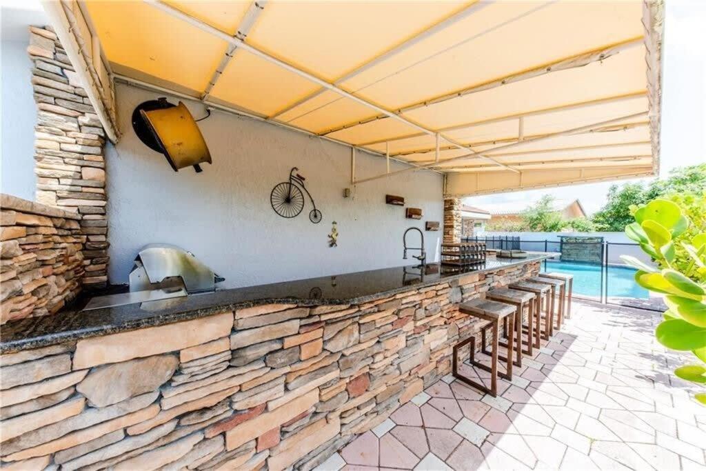 Luxe 4br Waterfront W Htd Pool 5min To Villa