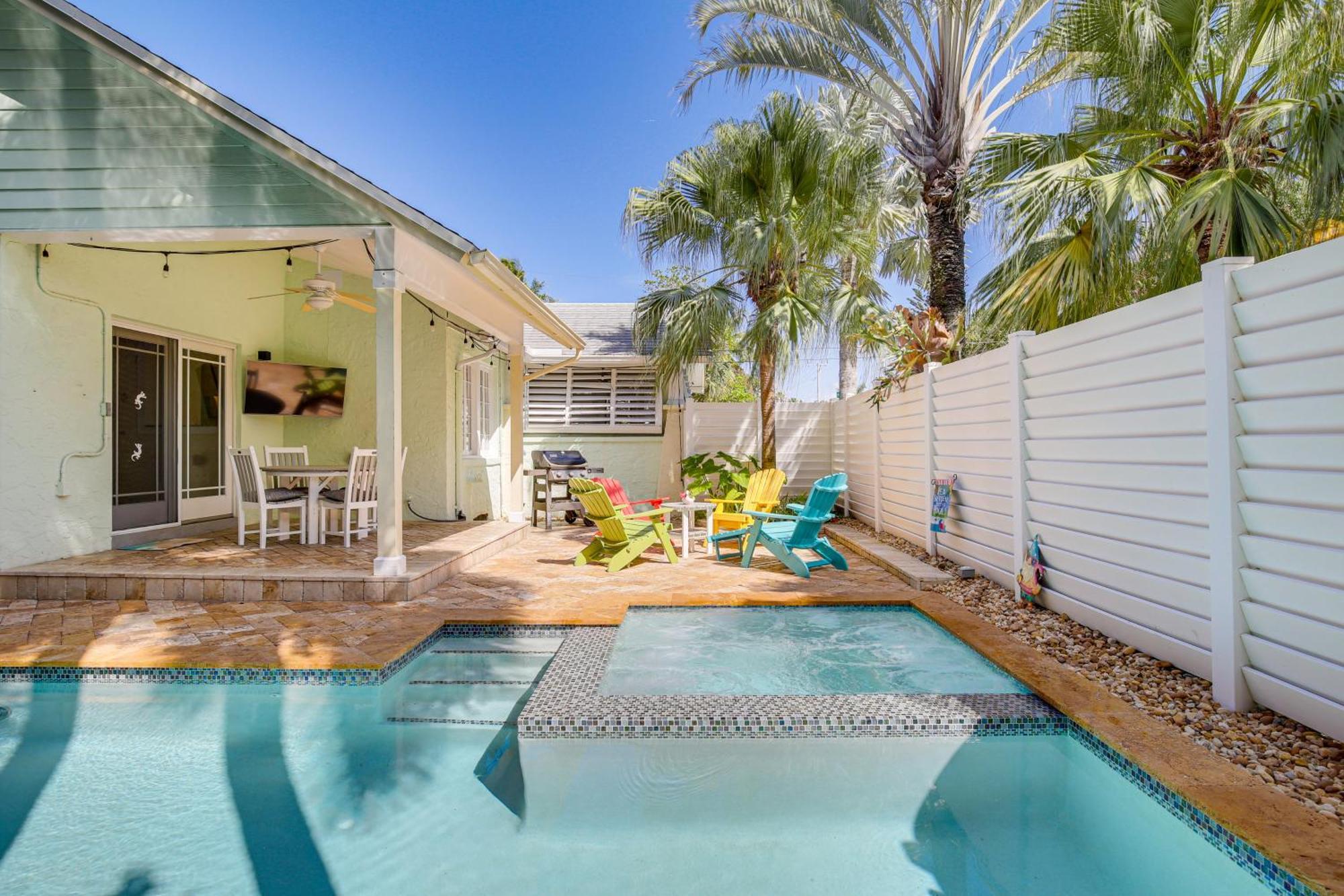 Lauderdale Oasis With Pool About 2 Mi To Beach! Holiday home