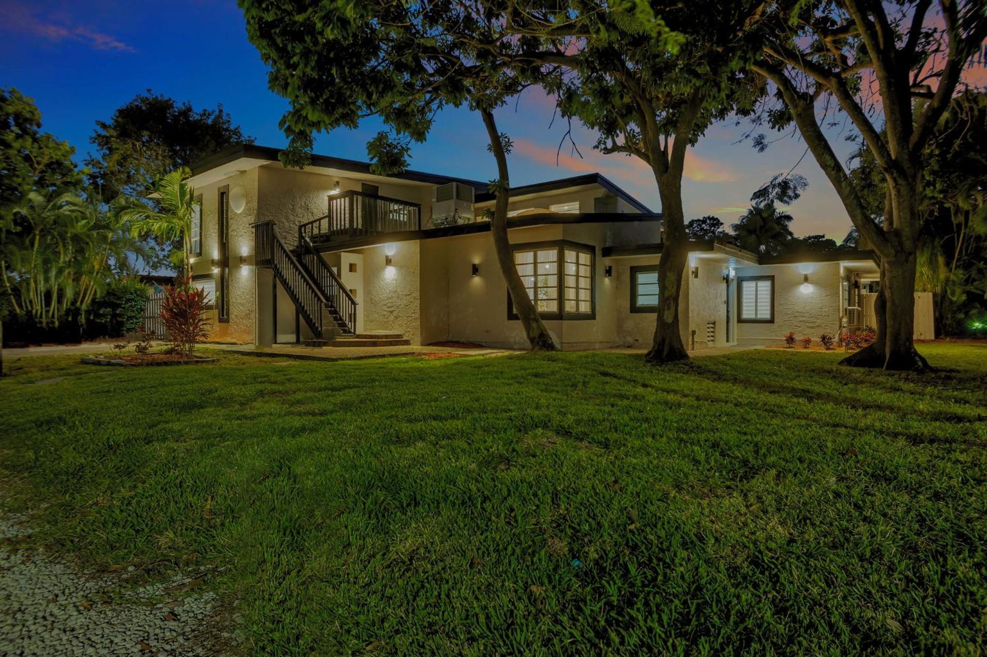 Stunning 2 Story With Pool Holiday home