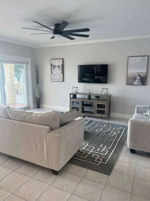 Beachside Bliss: Charming 1 Bed * Fort Lauderdale
