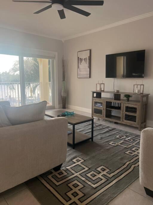 Apartment Beachside Bliss: Charming 1 Bed Fort Lauderdale