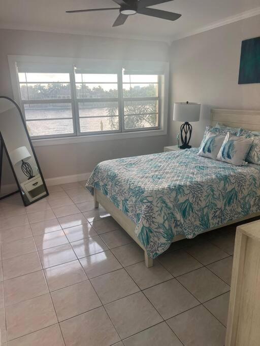 Beachside Bliss: Charming 1 Bed Apartment *