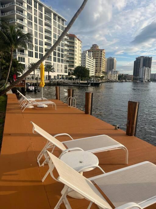 Apartment Beachside Bliss: Charming 1 Bed *