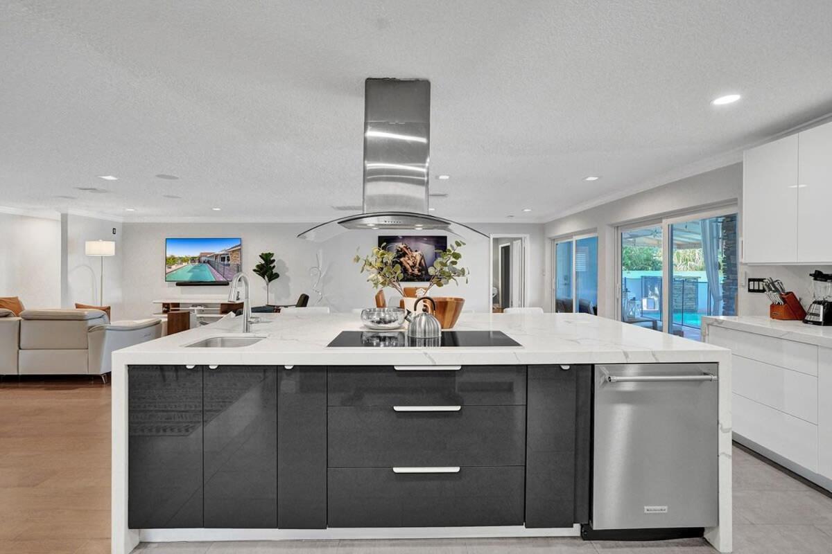 Villa Luxe 4br Waterfront W Htd Pool 5min To *