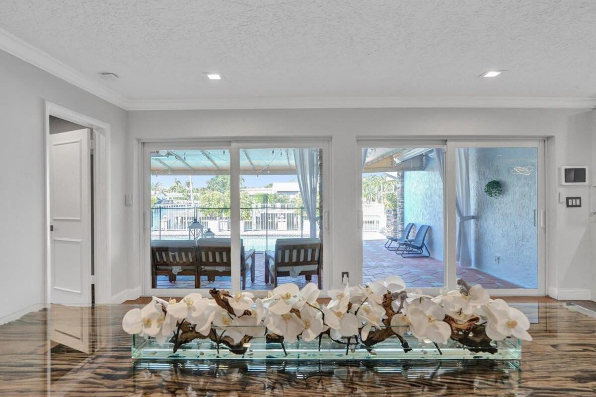 Luxe 4br Waterfront W Htd Pool 5min To Villa *