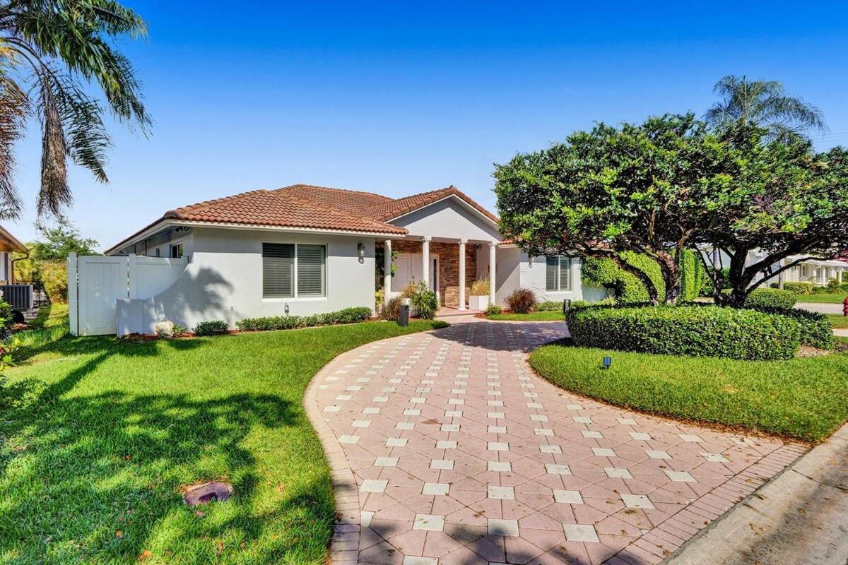 Luxe 4br Waterfront W Htd Pool 5min To Villa Fort Lauderdale