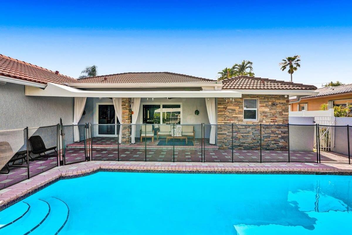 Luxe 4br Waterfront W Htd Pool 5min To Villa *