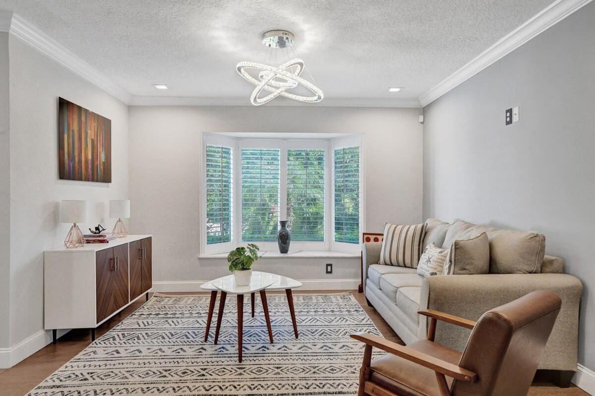 Villa Luxe 4br Waterfront W Htd Pool 5min To *