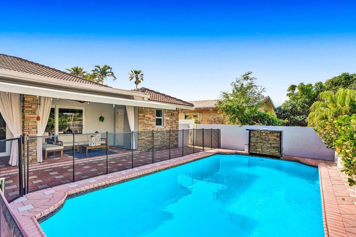 Luxe 4br Waterfront W Htd Pool 5min To Villa