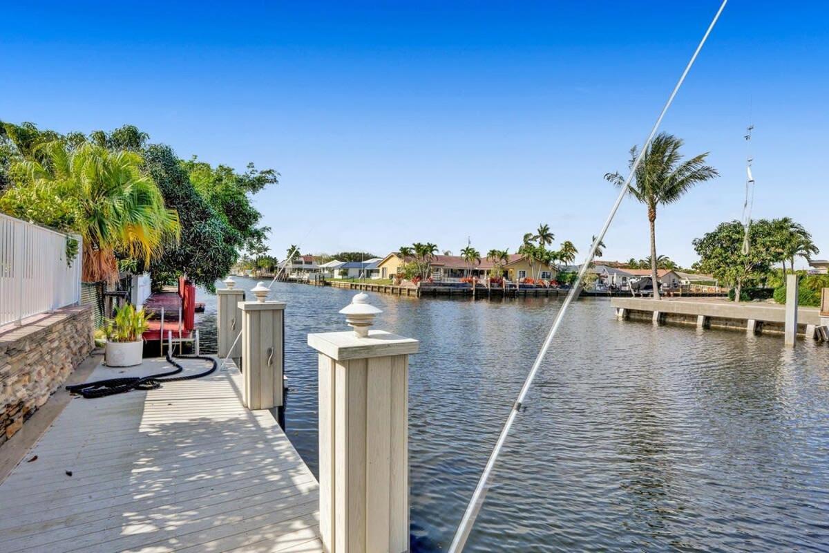 Luxe 4br Waterfront W Htd Pool 5min To