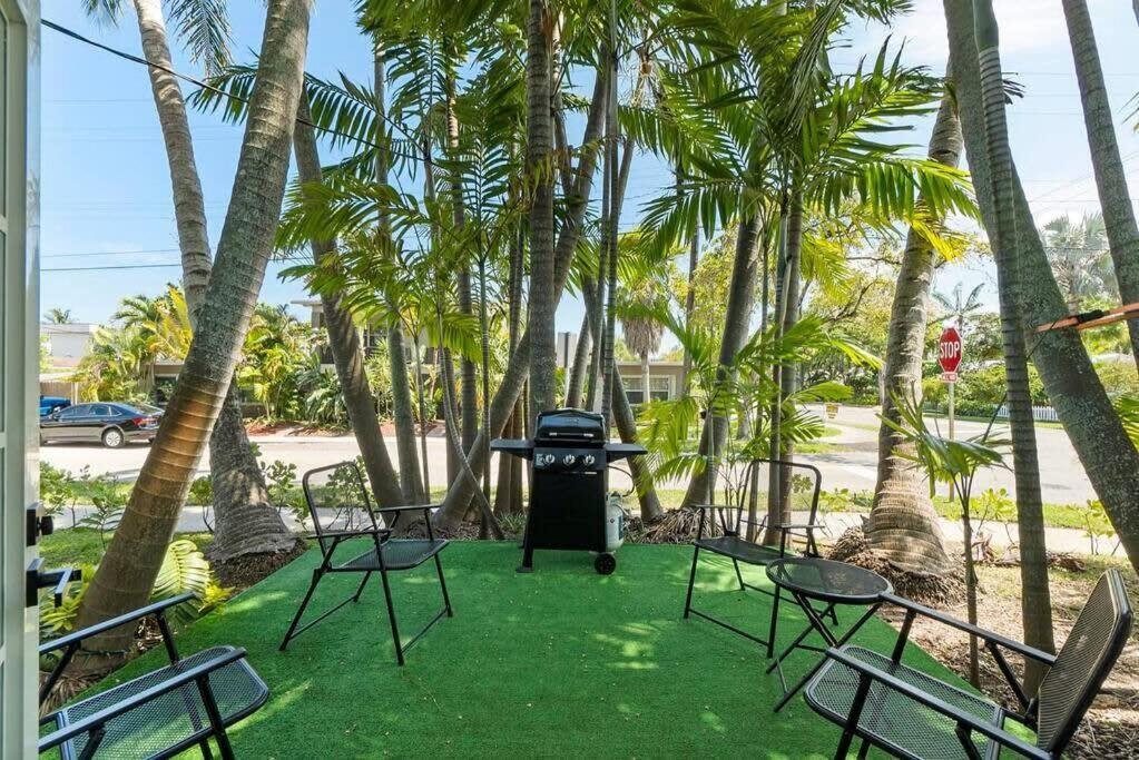 Holiday home Walk To Las Olas Banyan Palm Paradise