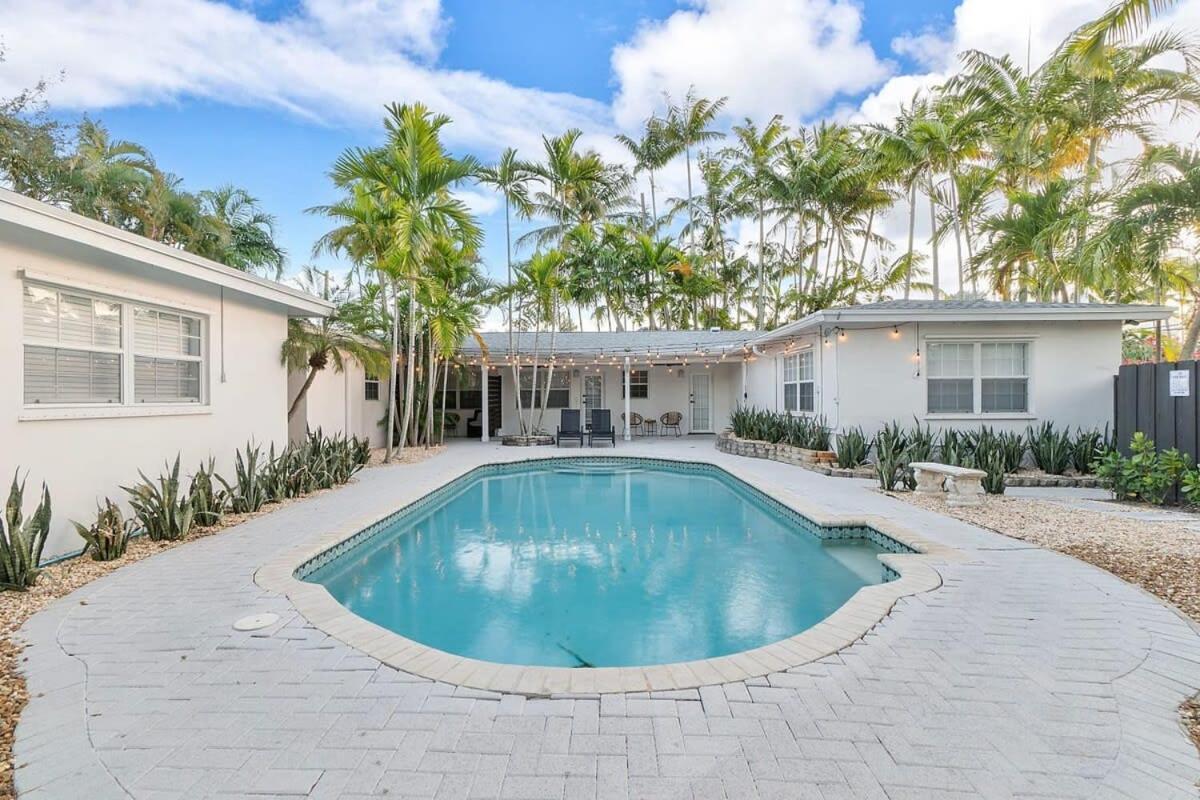 Walk To Las Olas Banyan Palm Paradise Holiday home *