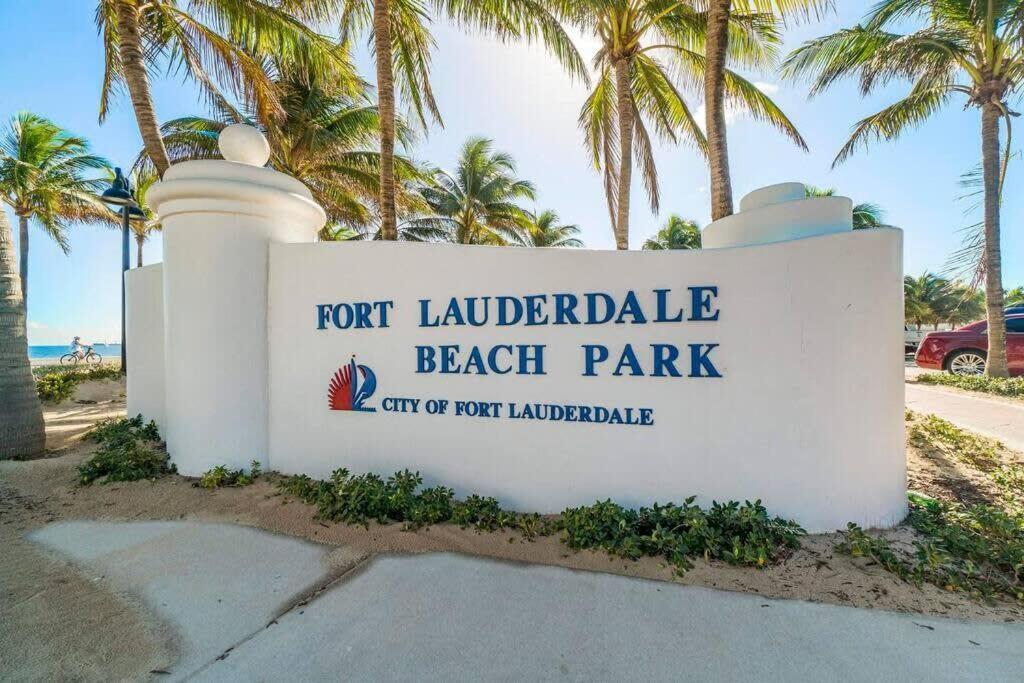Walk To Las Olas Banyan Palm Paradise Fort Lauderdale