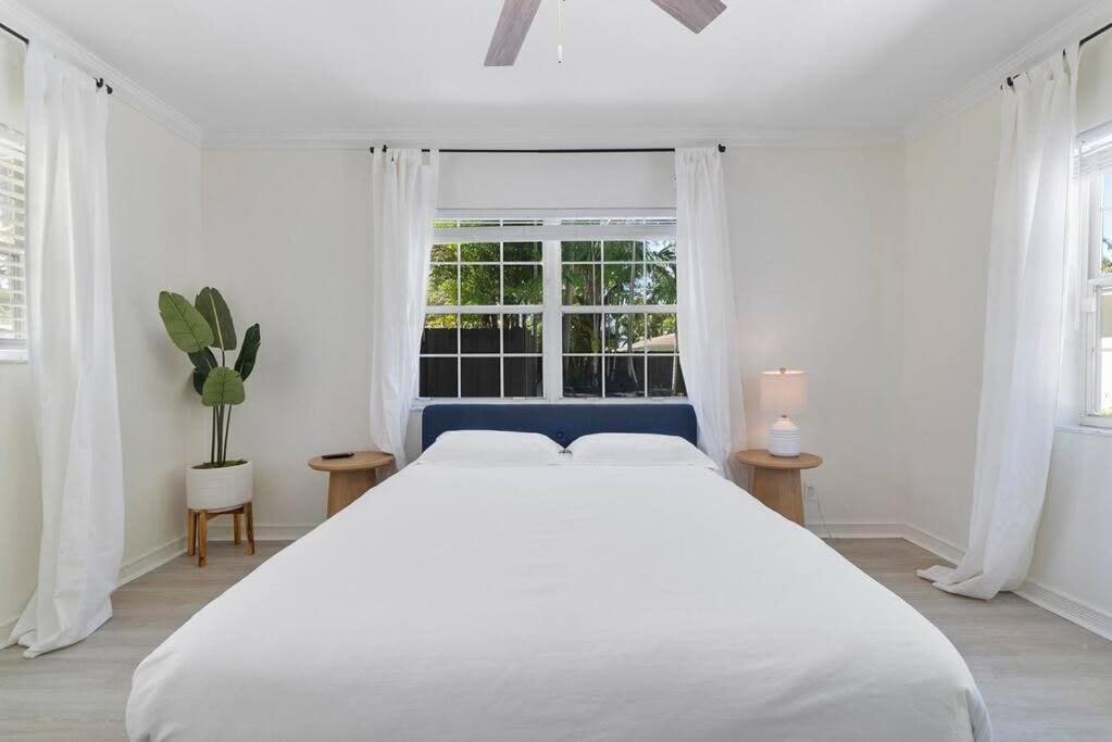 Walk To Las Olas Banyan Palm Paradise Holiday home Fort Lauderdale