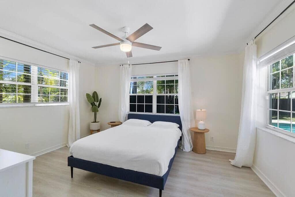 Walk To Las Olas Banyan Palm Paradise Holiday home