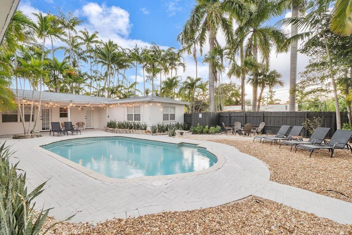 Holiday home Walk To Las Olas Banyan Palm Paradise