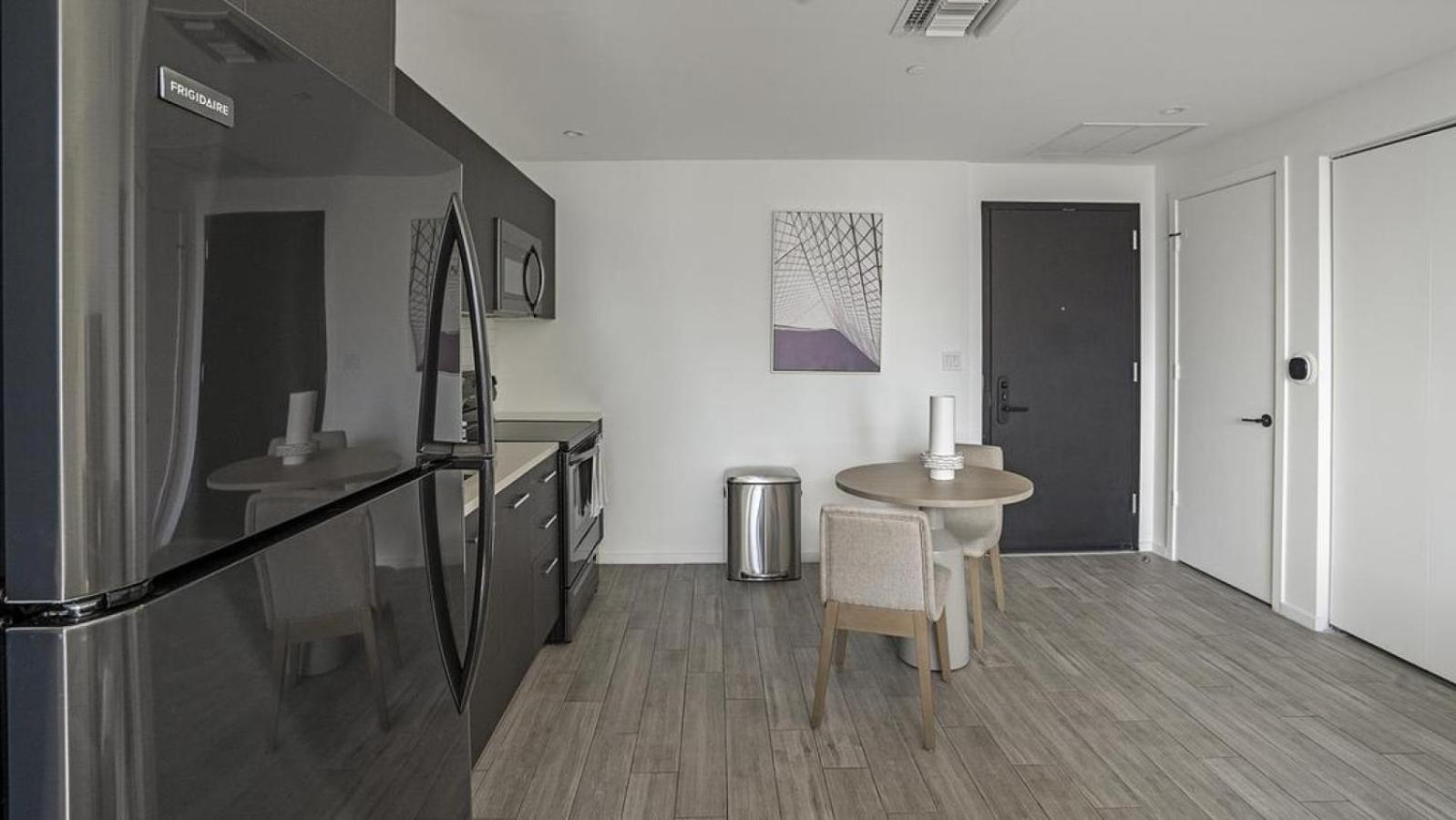 Landing - Modern With Amazing Amenities *