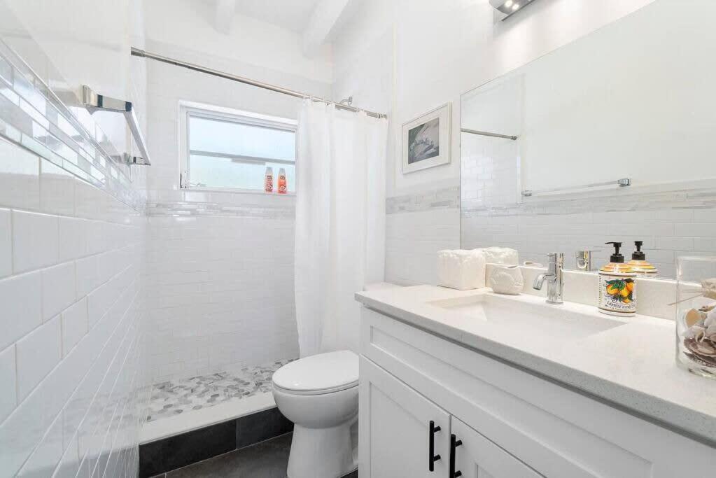 Together But With Privacy 3 Units And Private Pool
