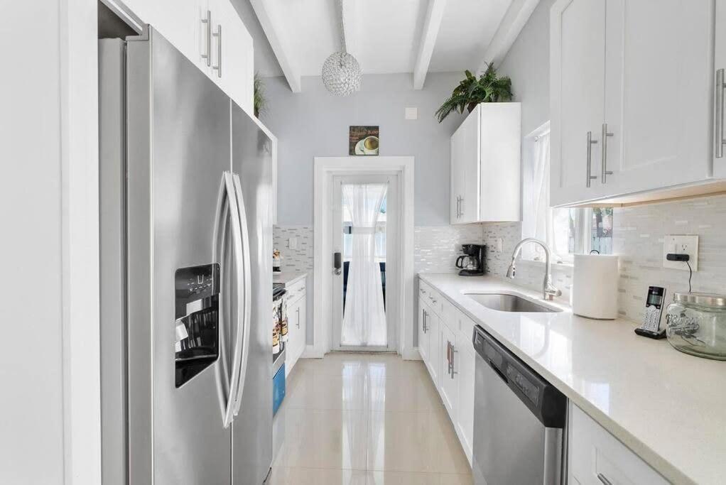 Together But With Privacy 3 Units And Private Pool * Fort Lauderdale