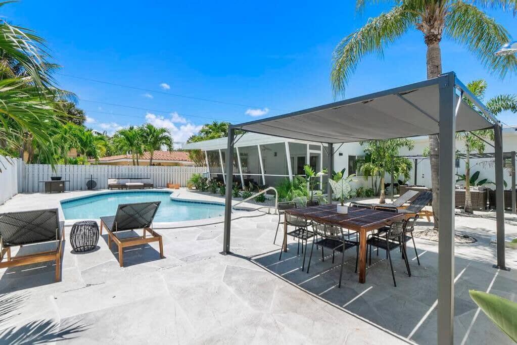 The Sandbar Walk To Comfy Beds Firepit Pool Apartment