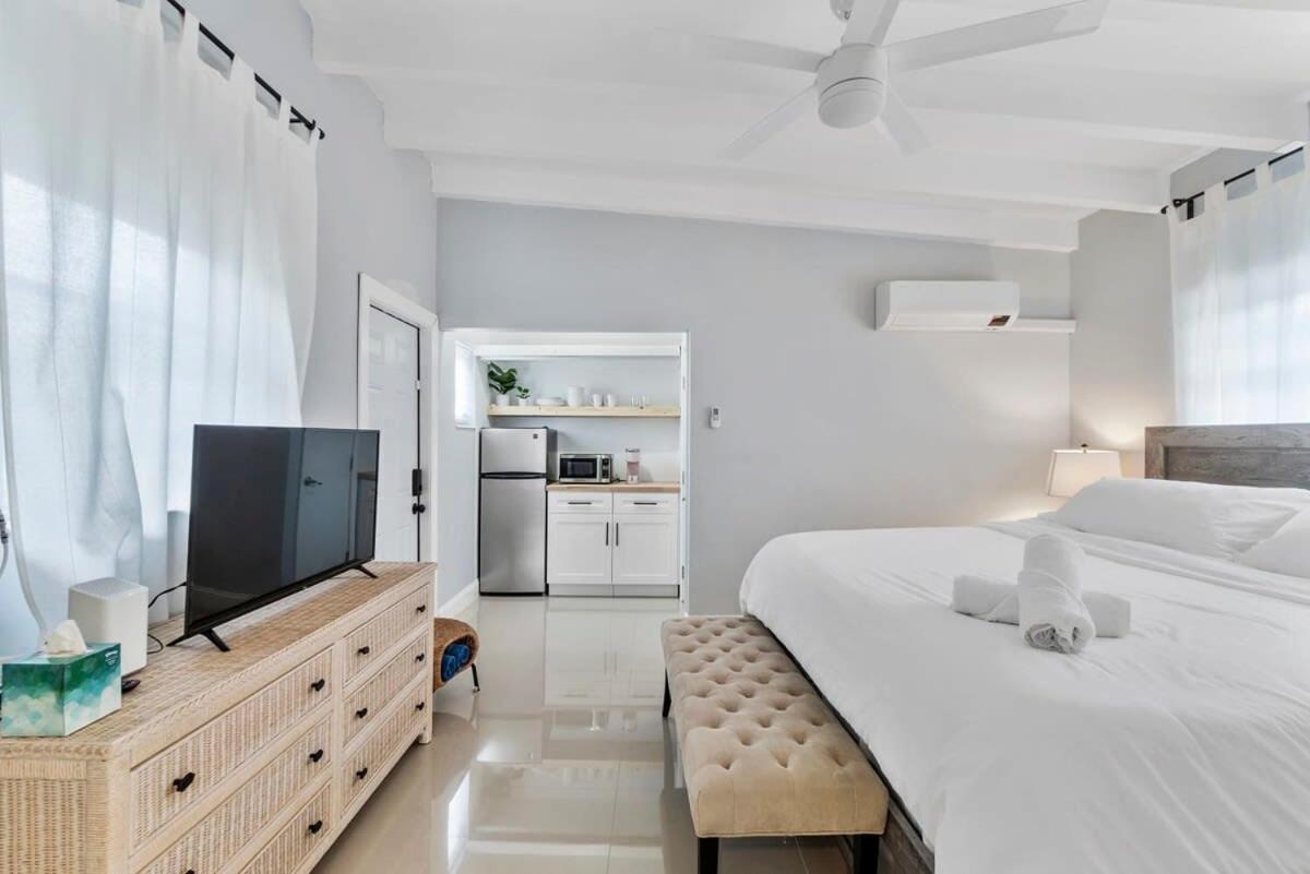 The Sandbar Walk To Comfy Beds Firepit Pool Apartment *