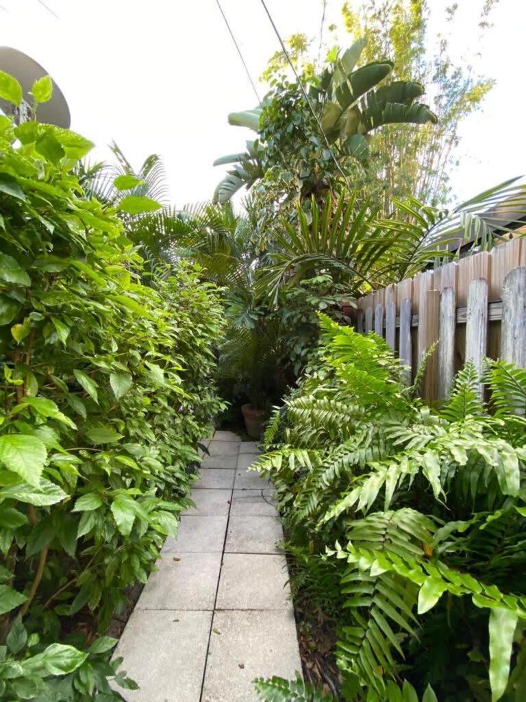 Beautiful In Victoria Park Apartment