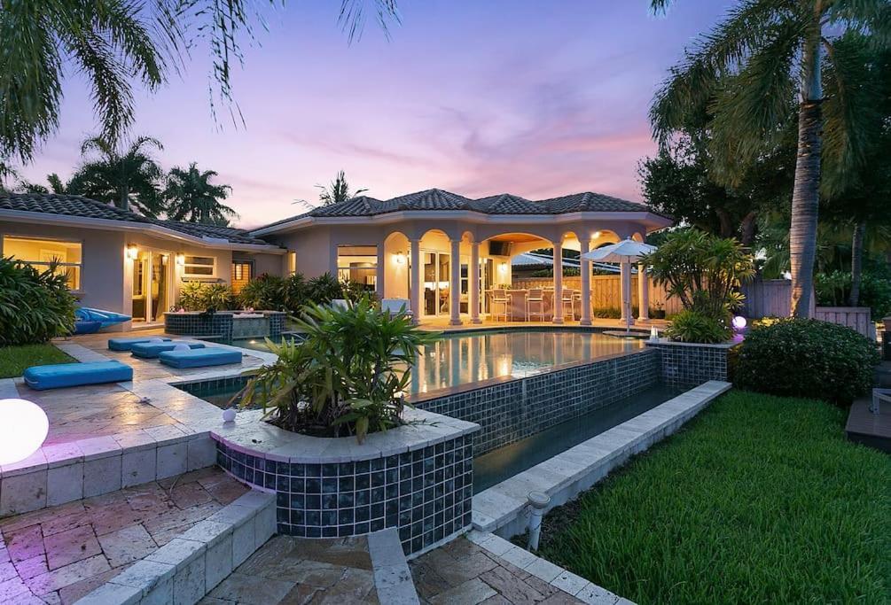 Luxury Waterfront & Infinity Pool/hot Tub Sleeps 8 * Fort Lauderdale