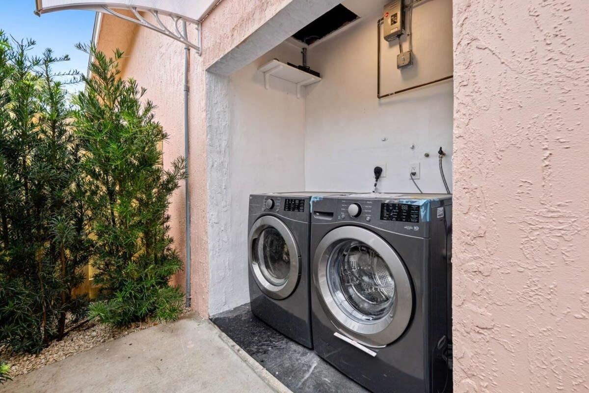 Spacious 2 Bedroom @sailboat Bend