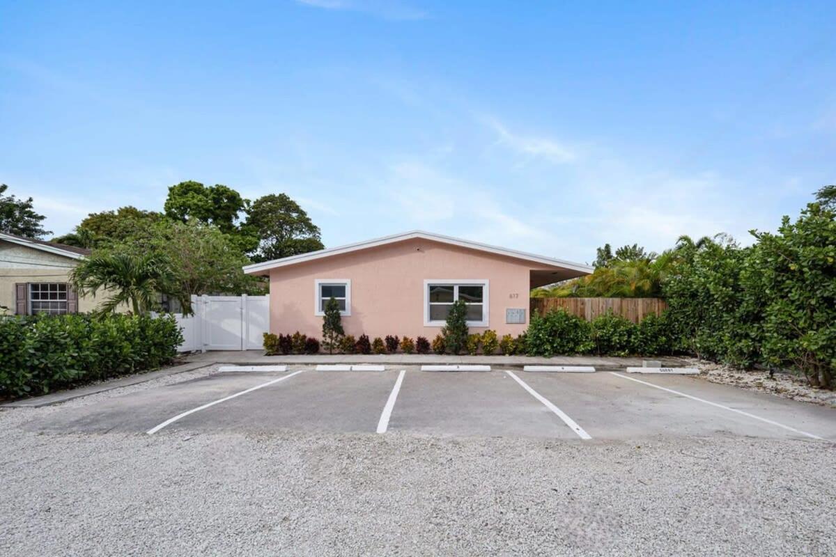 Spacious 2 Bedroom @sailboat Bend Apartment *