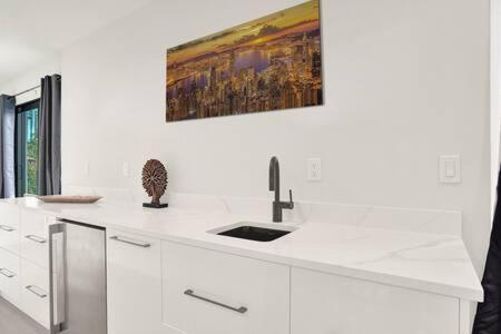 New 4br W Pool Walk To Olas 5mins To Fort Lauderdale