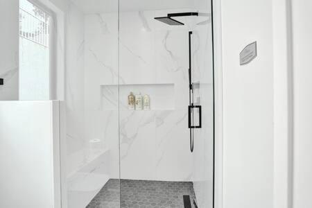 New 4br W Pool Walk To Olas 5mins To